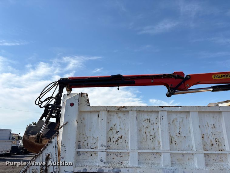 image for item EG9054 2016 Freightliner 108SD grapple crane truck