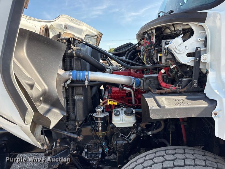 image for item EG9054 2016 Freightliner 108SD grapple crane truck