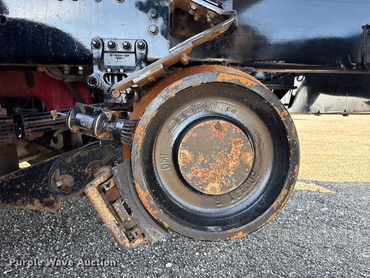 image for item EG9054 2016 Freightliner 108SD grapple crane truck