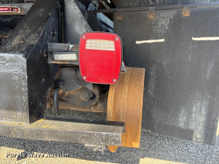 image for item EG9054 2016 Freightliner 108SD grapple crane truck