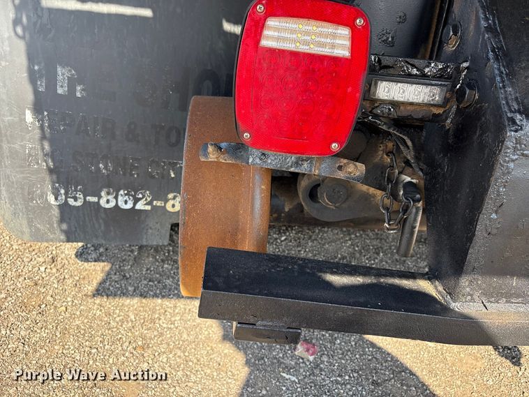 image for item EG9054 2016 Freightliner 108SD grapple crane truck