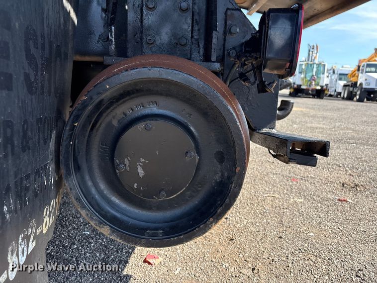 image for item EG9054 2016 Freightliner 108SD grapple crane truck