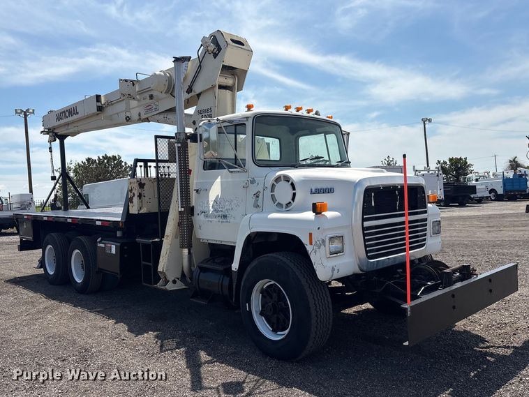 image for item EG9057 1986 Ford LNT8000 Crane truck