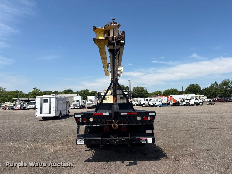 image for item EG9057 1986 Ford LNT8000 Crane truck