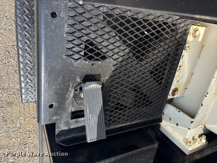 image for item EG9057 1986 Ford LNT8000 Crane truck