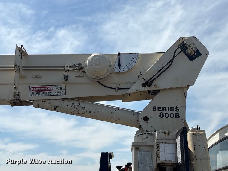 image for item EG9057 1986 Ford LNT8000 Crane truck