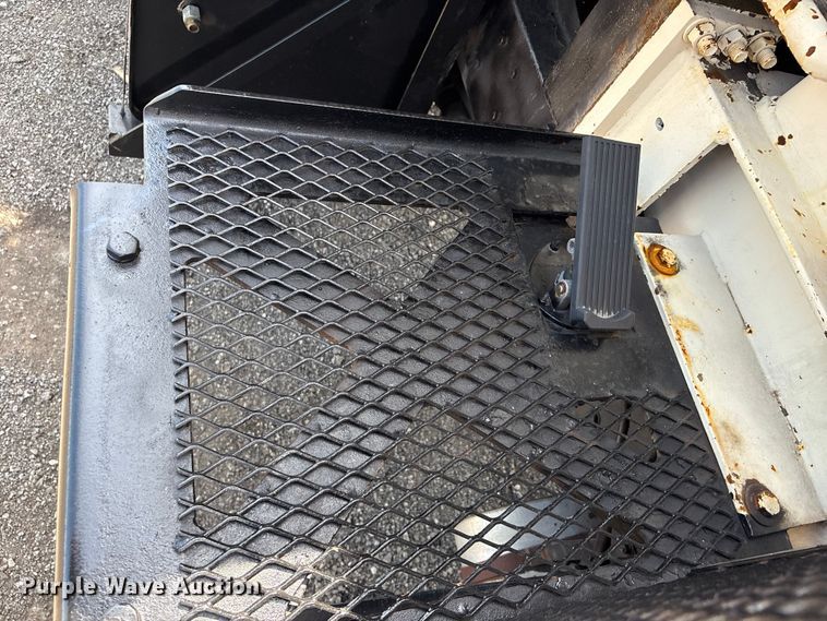 image for item EG9057 1986 Ford LNT8000 Crane truck