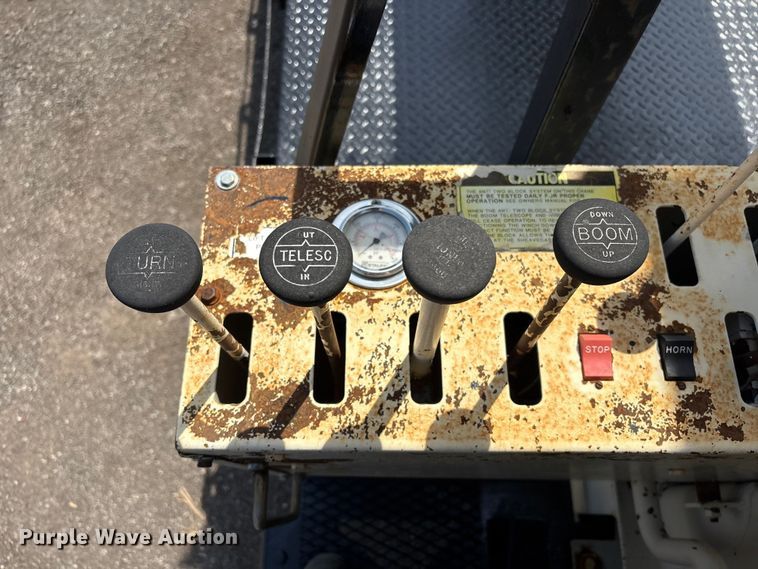 image for item EG9057 1986 Ford LNT8000 Crane truck