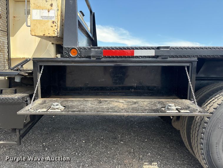 image for item EG9057 1986 Ford LNT8000 Crane truck