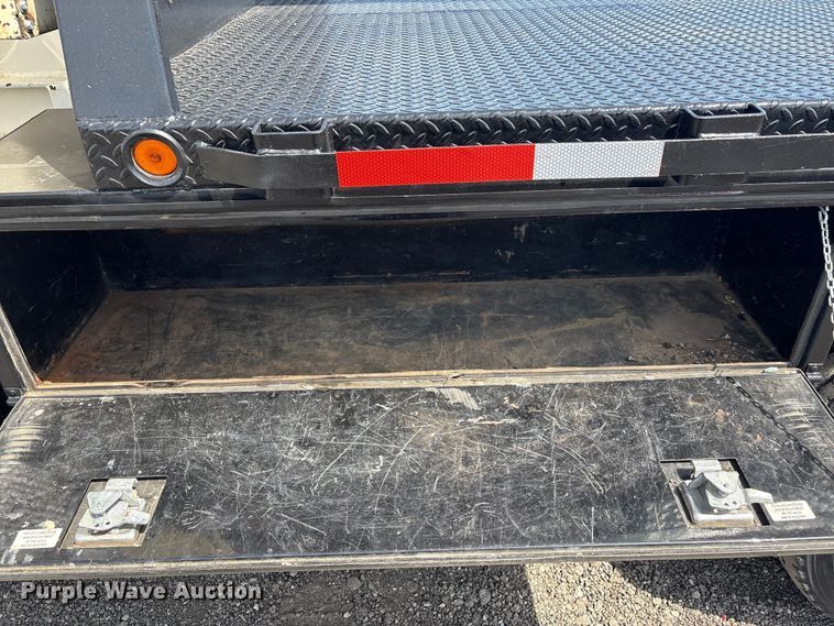 image for item EG9057 1986 Ford LNT8000 Crane truck