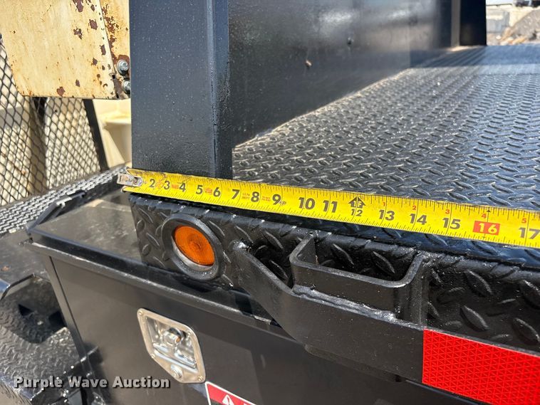 image for item EG9057 1986 Ford LNT8000 Crane truck