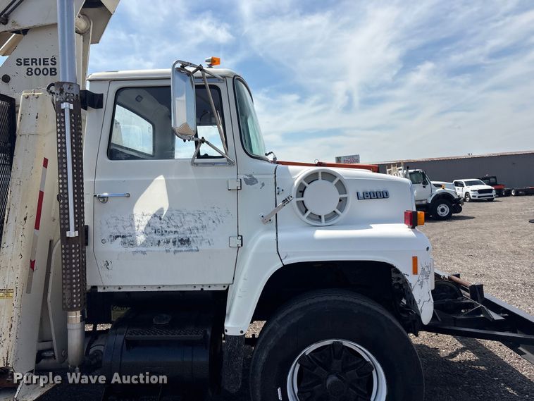 image for item EG9057 1986 Ford LNT8000 Crane truck