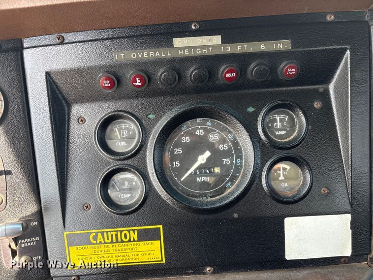 image for item EG9057 1986 Ford LNT8000 Crane truck