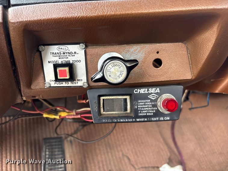 image for item EG9057 1986 Ford LNT8000 Crane truck