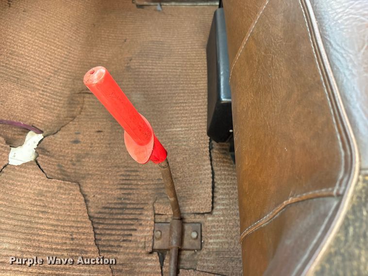 image for item EG9057 1986 Ford LNT8000 Crane truck