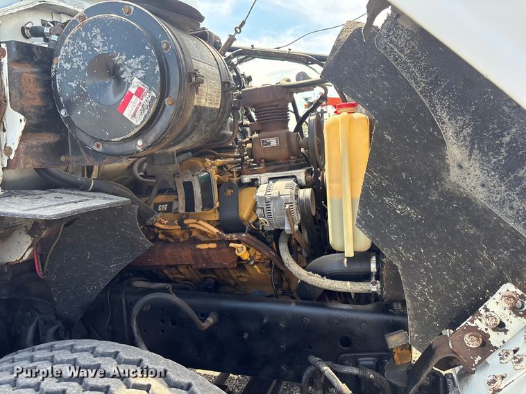 image for item EG9057 1986 Ford LNT8000 Crane truck