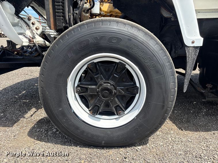 image for item EG9057 1986 Ford LNT8000 Crane truck