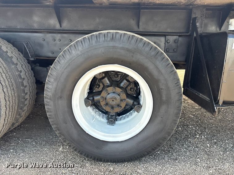 image for item EG9057 1986 Ford LNT8000 Crane truck