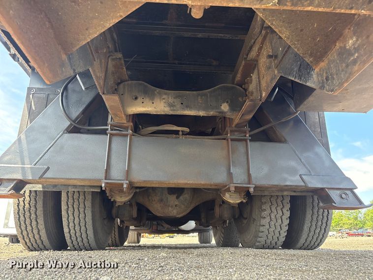 image for item EG9057 1986 Ford LNT8000 Crane truck
