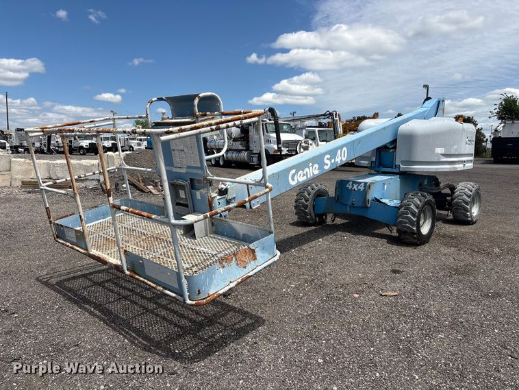 image for item EG9066 2006 Genie S-40 boom lift