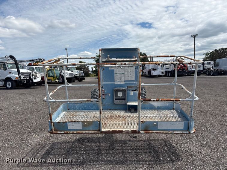 image for item EG9066 2006 Genie S-40 boom lift