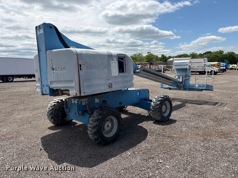 image for item EG9066 2006 Genie S-40 boom lift