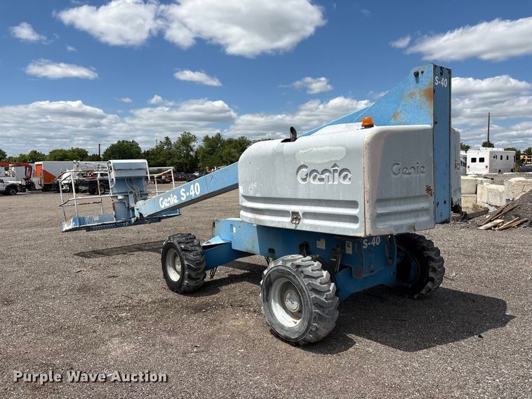 image for item EG9066 2006 Genie S-40 boom lift