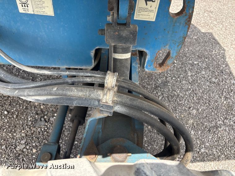 image for item EG9066 2006 Genie S-40 boom lift