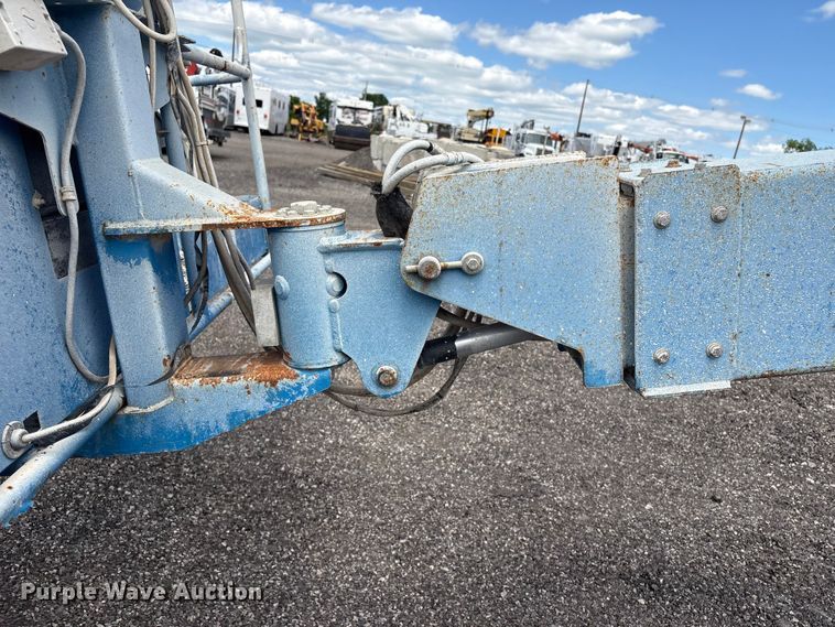 image for item EG9066 2006 Genie S-40 boom lift
