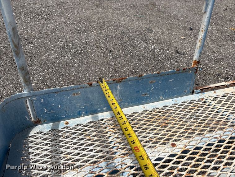 image for item EG9066 2006 Genie S-40 boom lift