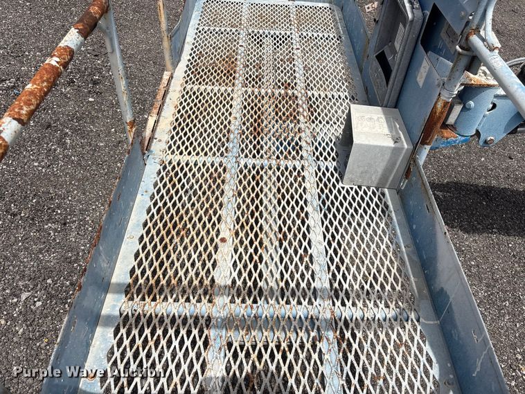 image for item EG9066 2006 Genie S-40 boom lift