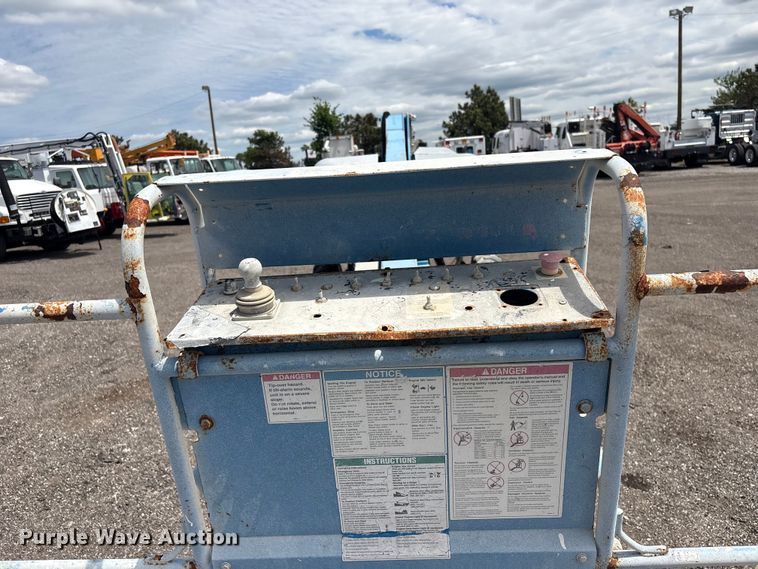 image for item EG9066 2006 Genie S-40 boom lift