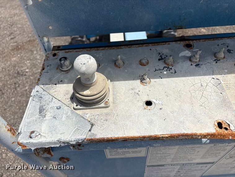 image for item EG9066 2006 Genie S-40 boom lift