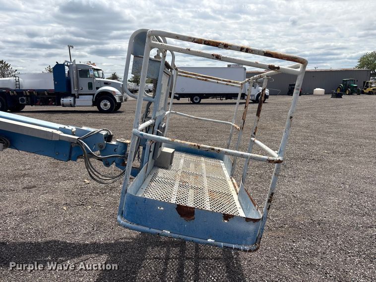 image for item EG9066 2006 Genie S-40 boom lift