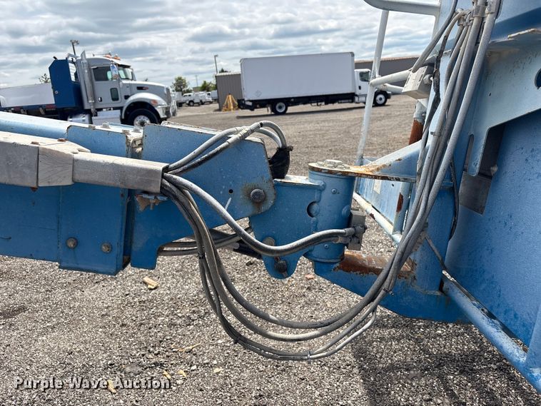 image for item EG9066 2006 Genie S-40 boom lift