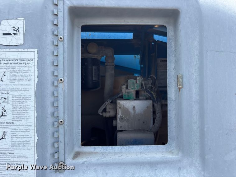image for item EG9066 2006 Genie S-40 boom lift