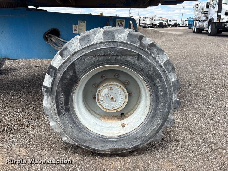 image for item EG9066 2006 Genie S-40 boom lift