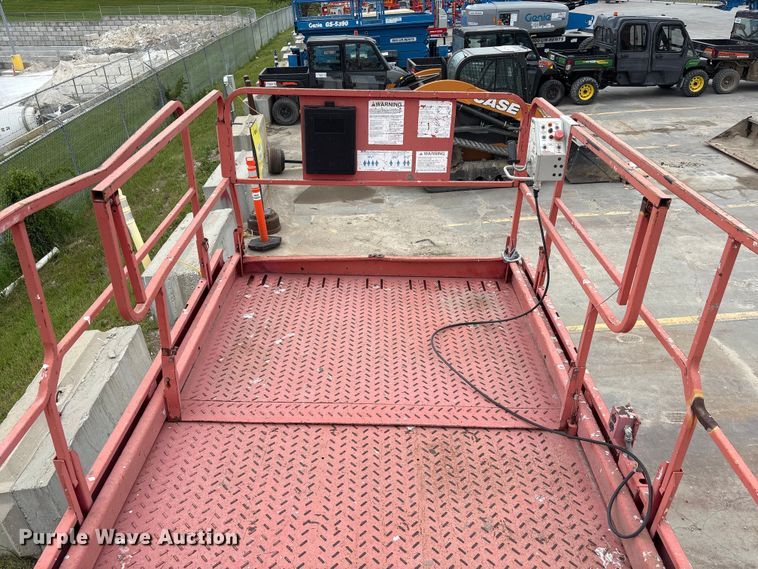 image for item EI5814 MEC 3391RT scissor lift