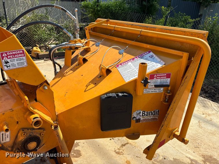 image for item EM8598 2023 Bandit 65XP wood chipper