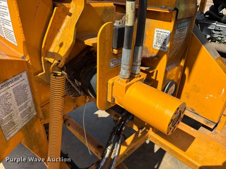 image for item EM8598 2023 Bandit 65XP wood chipper
