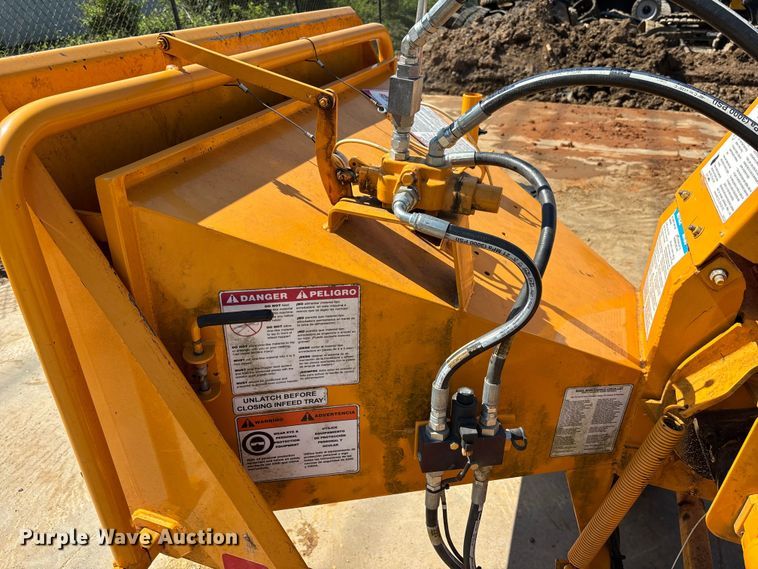 image for item EM8598 2023 Bandit 65XP wood chipper