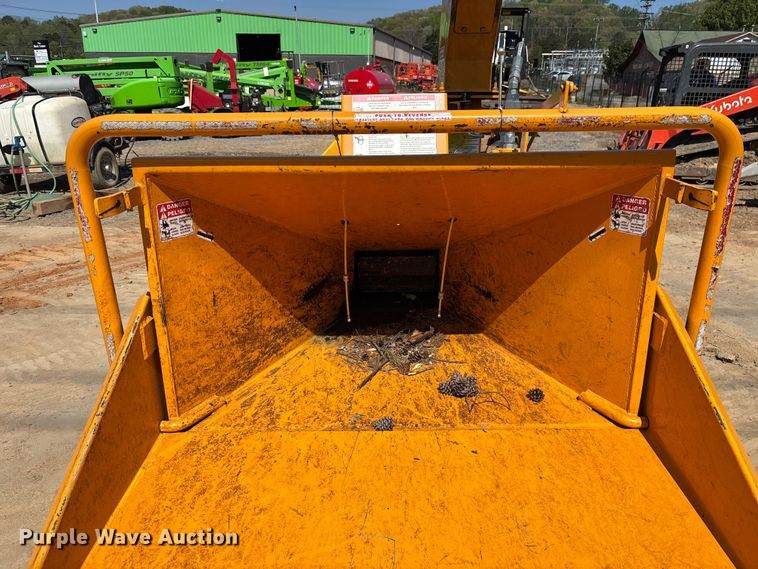 image for item EM8598 2023 Bandit 65XP wood chipper