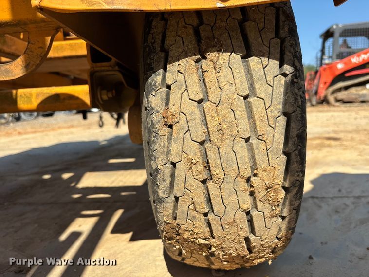 image for item EM8598 2023 Bandit 65XP wood chipper