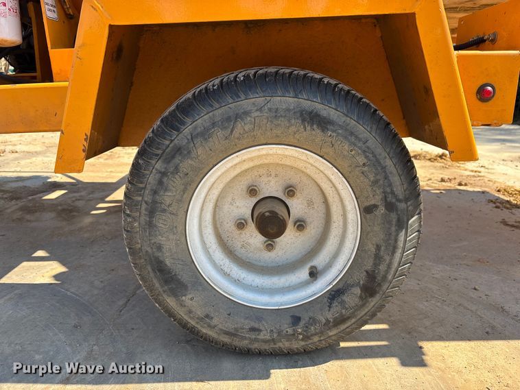 image for item EM8598 2023 Bandit 65XP wood chipper