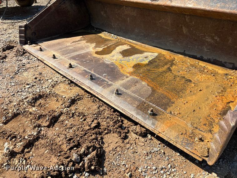 image for item EM8600 2019 Kubota SVL65-2 skid steer loader