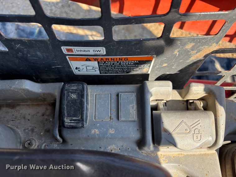 image for item EM8600 2019 Kubota SVL65-2 skid steer loader