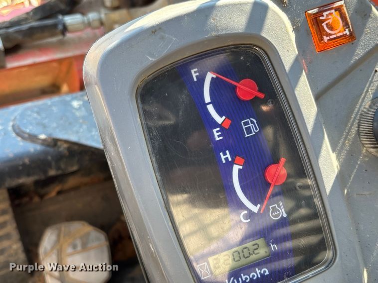 image for item EM8600 2019 Kubota SVL65-2 skid steer loader