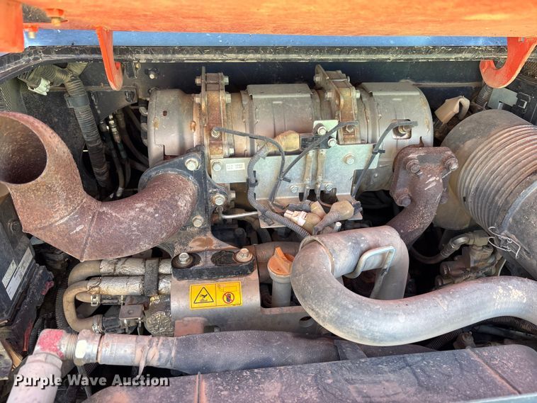 image for item EM8600 2019 Kubota SVL65-2 skid steer loader