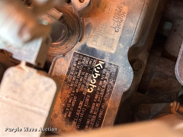 image for item EM8600 2019 Kubota SVL65-2 skid steer loader