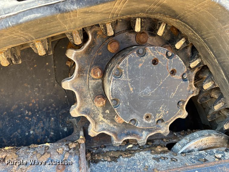 image for item EM8600 2019 Kubota SVL65-2 skid steer loader